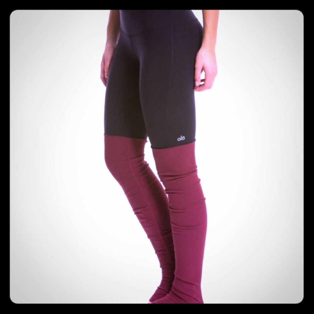 LIKE NEW Alo Yoga Goddess Leggings Legwarmer Ruched Style Low Rise